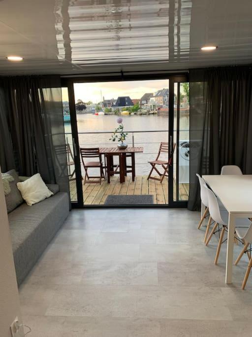 Unique New Houseboat Moored 4 Appartement Zwartsluis Buitenkant foto