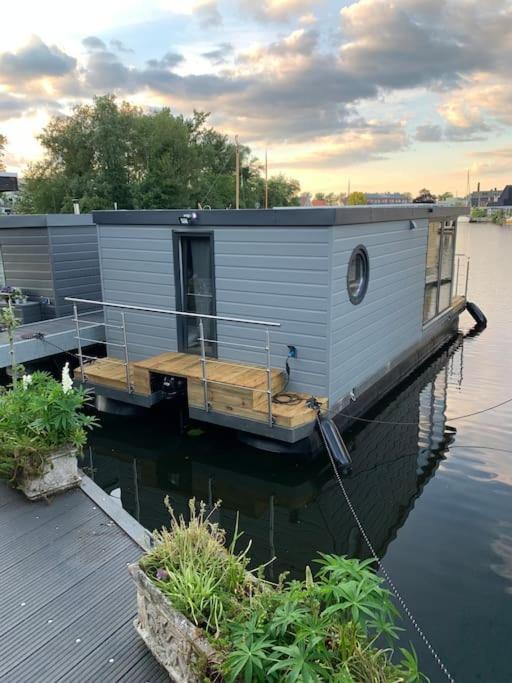 Unique New Houseboat Moored 4 Appartement Zwartsluis Buitenkant foto