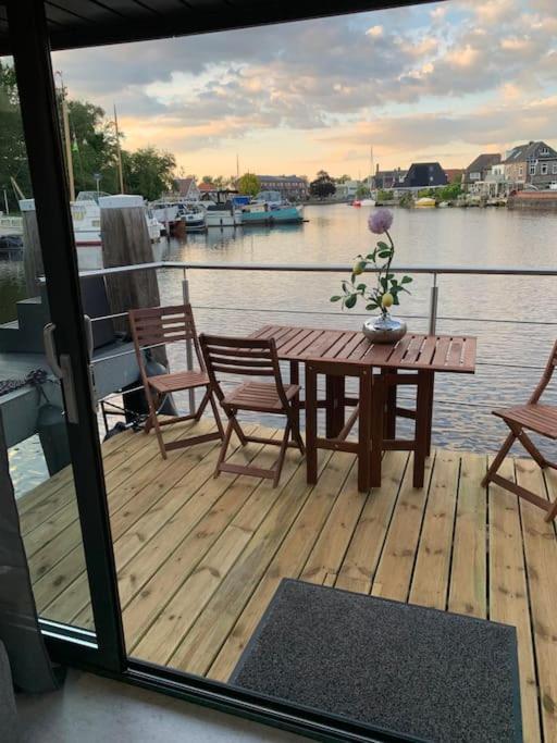 Unique New Houseboat Moored 4 Appartement Zwartsluis Buitenkant foto